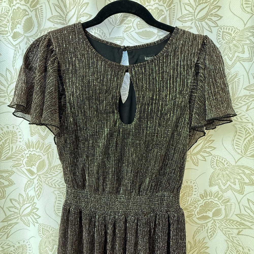 Kensie Brown Midi Dress with Flutter Sleeves and Crew Neck